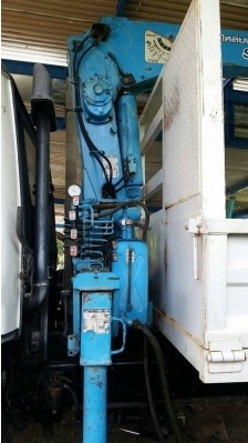 รถ 6 ล้อพร้อมเครนTADANO