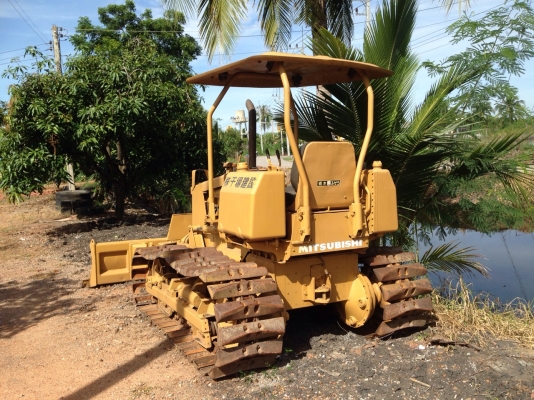 ขายด่วน รถดันดิน แทรคเตอร์  มีหลายรุ่น  MITSUBISHI BD2G  ,  KOMATSU  D20P   รถสวย สภาพดี  พร้อมใช้  ราคาโปรโมชั่น  สนใจโทร  089-7462641  สุวรรณี  เผ่าพงศ์ษา จ้า....