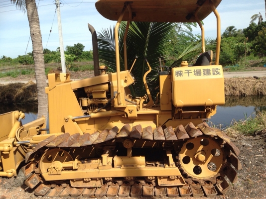 ขายด่วน รถดันดิน แทรคเตอร์  มีหลายรุ่น  MITSUBISHI BD2G  ,  KOMATSU  D20P   รถสวย สภาพดี  พร้อมใช้  ราคาโปรโมชั่น  สนใจโทร  089-7462641  สุวรรณี  เผ่าพงศ์ษา จ้า....