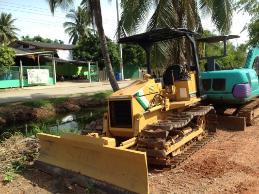 ขายด่วน รถดันดิน แทรคเตอร์  มีหลายรุ่น  MITSUBISHI BD2G  ,  KOMATSU  D20P   รถสวย สภาพดี  พร้อมใช้  ราคาโปรโมชั่น  สนใจโทร  089-7462641  สุวรรณี  เผ่าพงศ์ษา จ้า....