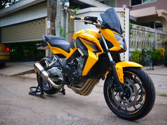 ขาย Honda CB650F รถศูนย์พร้อมทะเบียนแท้ สภาพใหม่กริ๊ป ไม่ล้ม ไม่ชน ไม่แปะ สีเดิมทั้งคัน