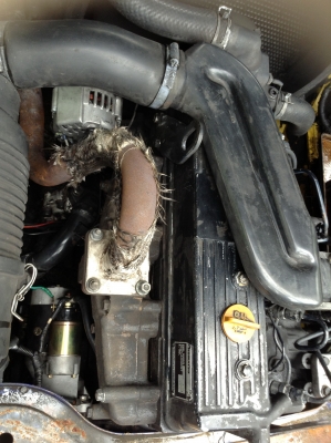 +++ ขายโฟล์คลิฟท์  KOMATSU FD25-14  ขนาด 2.5  ตัน  เครื่องยนต์ดีเซล  เสา  3  เมตร  เกียร์ธรรมดา  งา 1,070  มม.  ยางตัน