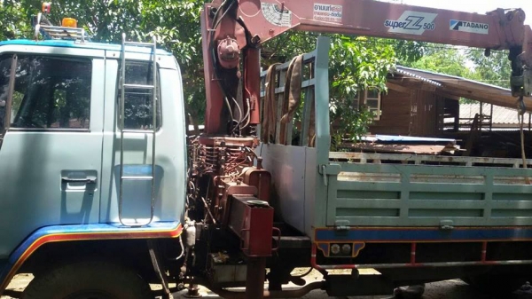 ขายร็อกกี้165แรง ติดเครน5ตัน 4ปลอก 3ชัก ยาว7.20เมตร เครื่องดี แคชซีสวย สภาพพร้อมใช้งาน เอกสารพร้อมโอน สนใจโทร 090-8588220คุณนะ 093-3258446คุณบิว ID:narong498 หรือเข้าดูสินค้าอื่นๆได้ที่ www.truck.in.th/498 หรือเพจFacebook ณรงค์ ซื้อขายรถมือสอง (เว็บไซต์ส่