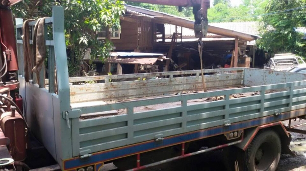 ขายร็อกกี้165แรง ติดเครน5ตัน 4ปลอก 3ชัก ยาว7.20เมตร เครื่องดี แคชซีสวย สภาพพร้อมใช้งาน เอกสารพร้อมโอน สนใจโทร 090-8588220คุณนะ 093-3258446คุณบิว ID:narong498 หรือเข้าดูสินค้าอื่นๆได้ที่ www.truck.in.th/498 หรือเพจFacebook ณรงค์ ซื้อขายรถมือสอง (เว็บไซต์ส่