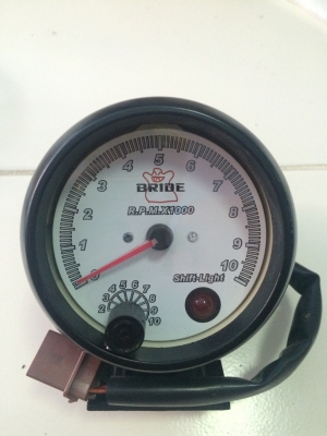 เกจวัดรอบ ฺBRIDE มีShift-Light พร้อมถ้วยวางครบ มือ2