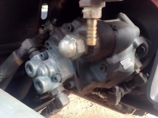 ขายรถขุดแบคโฮ SUMITOMO. Pc30 (คอนโทลสั้น. ปั๊มนิ้ว. แทรคเหล็ก) เครื่องแน่น. ปั๊มแรง. รถพร้อมใช้งาน ราคา  280,000 ต่อรองได้