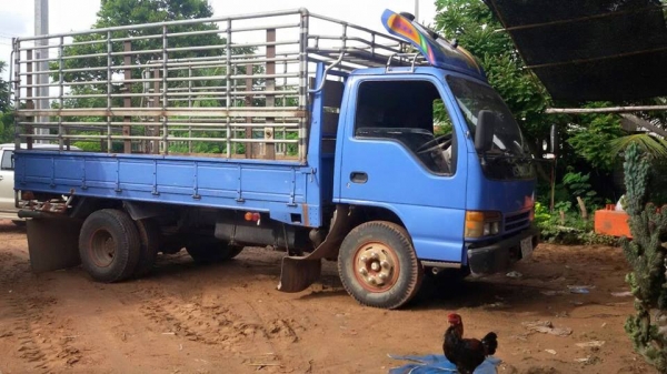 ขายรถ6ล้อ ISUZU NPR120แรง ฝาขาวปี39 เครื่องดีแคชซีสวย สภาพพร้อมใช้งาน เอกสารพร้อมโอน สนใจโทร 090-8588220คุณนะ 093-3258446คุณบิว ID:narong498 หรือเข้าดูสินค้าอื่นๆได้ที่ www.truck.in.th/498 หรือเพจFacebook ณรงค์ ซื้อขายรถมือสอง (เว็บไซต์ส่วนตัว) หรือFacebo