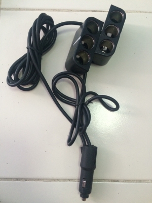 ที่จุดบุหรี่ 6 ช่อง แยกฝั่งละ 3 ช่อง ซ้าย ขวา มีไฟสีฟ้าบนกล่อง ใส่เส้นใหญ่มากๆ มือ2 ญี่ปุ่น