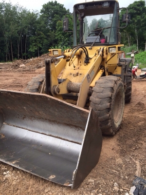 ขายรถตักKOMATSU รุ่น wa 100-3 พร้อมใช้งาน มีเอกสารพร้อม 950,000 ทวีเดช 081-970-1769