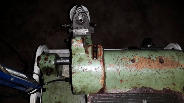 เครื่องลับคมมีดแกะสลัก สภาพใช้งาน 19000 บาท 0814583376 เอก ปทุม