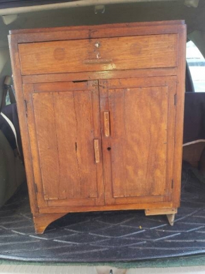 ตู้เก่าไม้สักทั้งหลัง