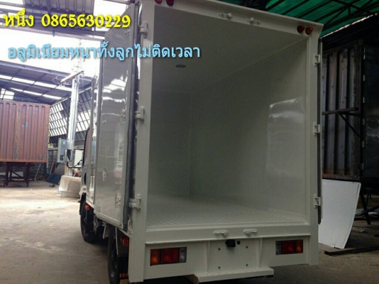 รถบรรทุก NLR 130  สีล้อรถไม่ติดเวลา รถใหม่