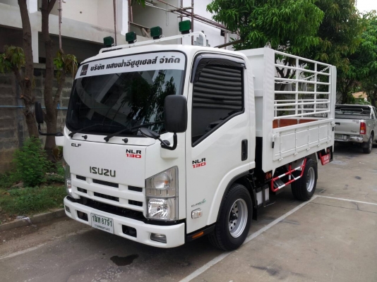 รถบรรทุก NLR 130  สีล้อรถไม่ติดเวลา รถใหม่