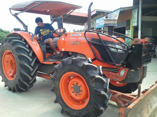 ขาย แทรกเตอร์ KUBOTA M9540 ถูกๆ สวยๆ ยางหน้า-หลังใหม่หมด ชั่วโมงน้อนๆคับ