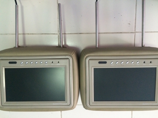 จอหมอน 9 นิ้ว 1คู่  ภาพคมชัด มือ2 ญี่ปุ่น