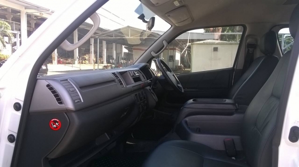 เปิดประมูลด่วนรถตู้โตโยต้า ปี 2012 รถสวย สภาพดี เปิดประมูลด่วนรถตู้โตโยต้า ปี 2012 รถสวย สภาพดี