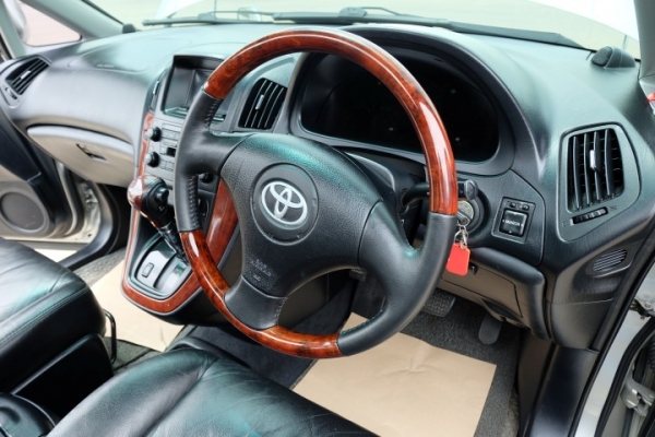 TOYOTA HARRIER 3.0 FOUR ปี 2003