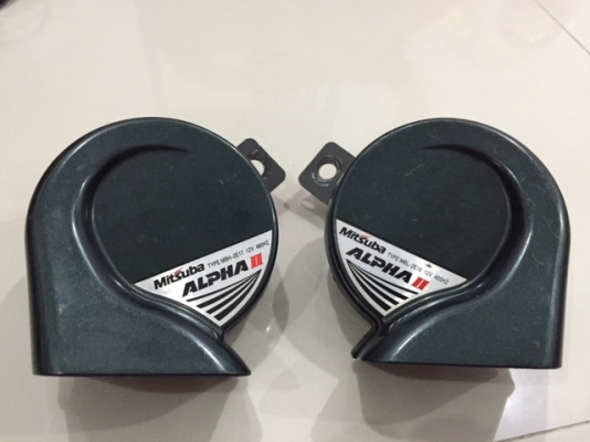 ขาย- แตร Mitsuba Alpha II สีเขียว มี 2 ชุด มือ 2 ญี่ปุ่น ไม่เคยใช้ในไทย