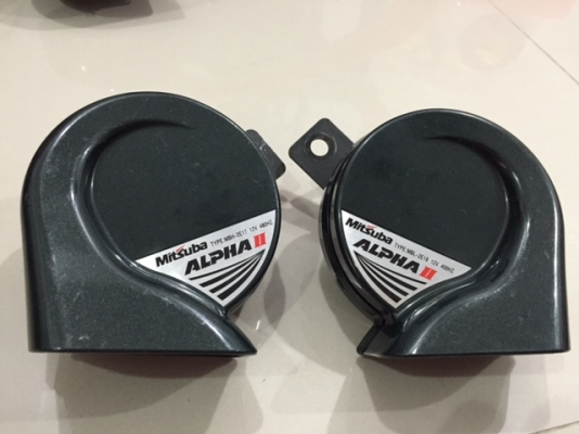 ขาย- แตร Mitsuba Alpha II สีเขียว มี 2 ชุด มือ 2 ญี่ปุ่น ไม่เคยใช้ในไทย