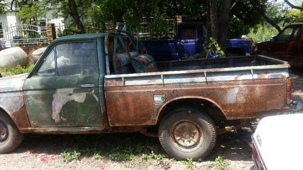 ดัสสัน 521 เกียร์คอ พร้อมโอน ภายในครบ บางๆ ไฟตั้ง ขาย 35,000 บาท