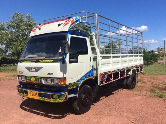 HINO6ล้อ FC แท้ เครื่อง 160 (6สูบ)แรง พวงมาลัยพาว์เวอร์ กะบะเหล็กรั้วคอกแป๊บสูง ยาว 5.5 ม. คานหน้า-หลัง Fเครื่องดี ครัทซีสวย ขาย 430,000 บาท ศุภากร (081-1903107 ,0814252943)