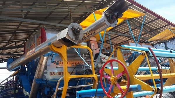 ขายรถเกี่ยวข้าวปานเจริญ เครื่องjo8cทรู260เทอร์โบว์ ช่วงล่างลูเลอร์10ลูก ตู้เลส อุ้มปรับระดับ ปั๊มไดกิ้น23 ตัวเดิน12นอก สภาพพร้อมใช้งาน