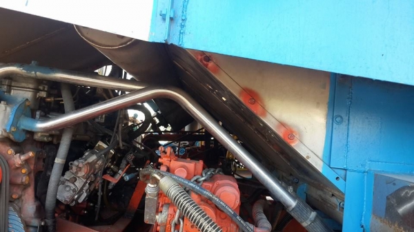 ขายรถเกี่ยวข้าวปานเจริญ เครื่องjo8cทรู260เทอร์โบว์ ช่วงล่างลูเลอร์10ลูก ตู้เลส อุ้มปรับระดับ ปั๊มไดกิ้น23 ตัวเดิน12นอก สภาพพร้อมใช้งาน