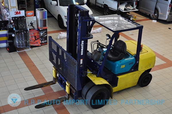 ขายรถโฟล์คลิฟท์มือสอง KOMATSU รุ่น FD35W7  ราคา 470,000 บาท นำเข้าจากประเทศญี่ปุ่น 100\% ไม่เคยใช้งานในประเทศไทย
