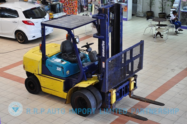ขายรถโฟล์คลิฟท์มือสอง KOMATSU รุ่น FD35W7  ราคา 470,000 บาท นำเข้าจากประเทศญี่ปุ่น 100\% ไม่เคยใช้งานในประเทศไทย
