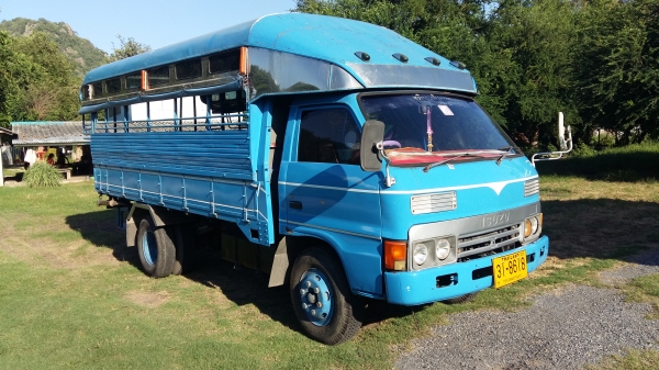 ขาย6ล้อโดยสาร เครื่อง4BDฝาขาว 110 แรง แอร์เย็น พวงมาลัยเพาเวอร์ สภาพสวย พร้อมใช้