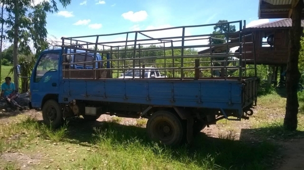 ขาย 6 ล้อ ISUZU NKR ปี 46 เครื่อง 4HG1 130 แรงม้า คัสซีสวยตลอดเส้น พวงมาลัยพาวเวอร์ เครื่องเสียงครบ ทะเบียนพร้อมโอนครับ