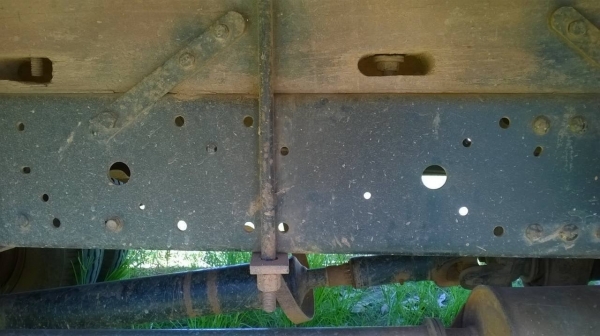 ขาย 6 ล้อ ISUZU NKR ปี 46 เครื่อง 4HG1 130 แรงม้า คัสซีสวยตลอดเส้น พวงมาลัยพาวเวอร์ เครื่องเสียงครบ ทะเบียนพร้อมโอนครับ