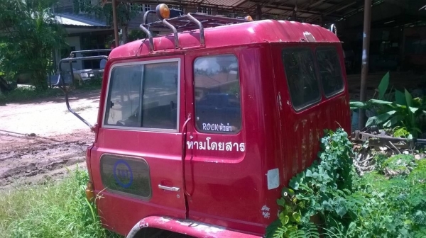 ขายหัวเก๋ง HINO F18 เก็บสีหน่อยสวยเลย อุปกรณ์ครบครับ