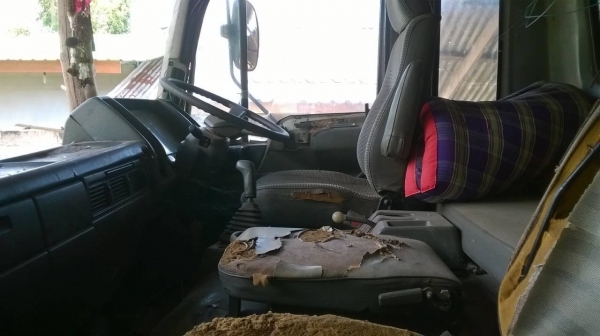 ขาย 10 ล้อดั้ม 2 เพลา HINO FM1M เครื่องเดิม EM100 220 แรงม้า คัสซีสวยตลอดเส้น ช่วงล่างแน่น เกียร์เดิม สโลว์เดิม ทะเบียนพร้อมโอนครับ ราคาต่อรองได้