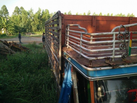 กระบะหน้ายาว‬ พร้อมหัว ฝากะโปงหนึ่งอัน ราคา 50,000 ครับ