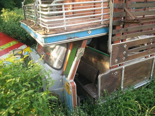 กระบะหน้ายาว‬ พร้อมหัว ฝากะโปงหนึ่งอัน ราคา 50,000 ครับ