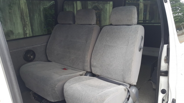 toyota hiace superwagon