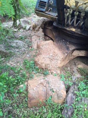 ขายแบคโฮ KOMATSU PC200-5 เครื่อง6BG1 ตามสภาพ สนใจโทร 081-970-1072