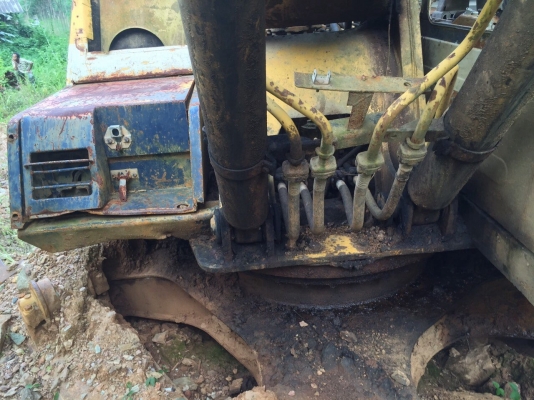 ขายแบคโฮ KOMATSU PC200-5 เครื่อง6BG1 ตามสภาพ สนใจโทร 081-970-1072