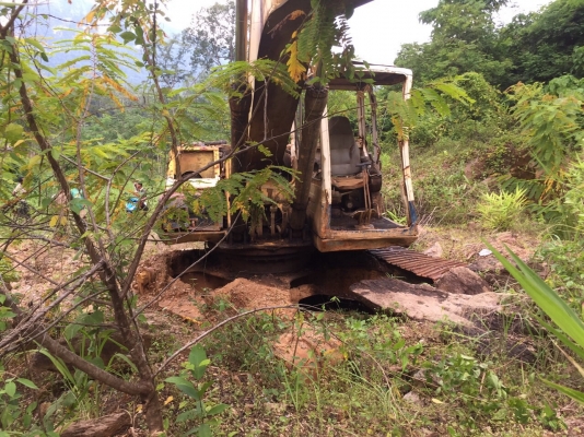 ขายแบคโฮ KOMATSU PC200-5 เครื่อง6BG1 ตามสภาพ สนใจโทร 081-970-1072 ขายแบคโฮ KOMATSU PC200-5 เครื่อง6BG1 ตามสภาพ สนใจโทร 081-970-1072