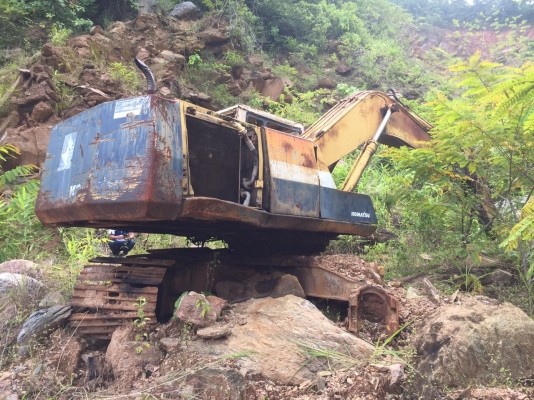 ขายแบคโฮ KOMATSU PC200-5 เครื่อง6BG1 ตามสภาพ สนใจโทร 081-970-1072 ขายแบคโฮ KOMATSU PC200-5 เครื่อง6BG1 ตามสภาพ สนใจโทร 081-970-1072