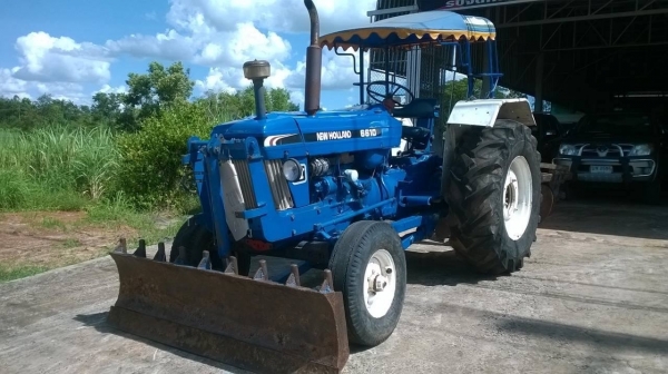 ขายรถไถฟอร์ด 5500 เครื่อง T5 เอกสารเล่มทะเบียนครบ อุปกรณ์ผานดันหน้า และผาน 3