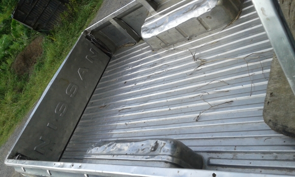 กะบะสแตนเลส ดัสสัน SD 23 ครบชุด สภาพดี ติดต่อได้ที่ มงคล 0892524530