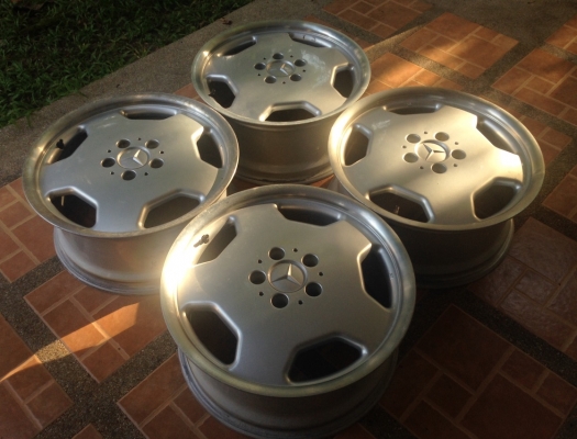 ล้อแท้ AMG ขอบ17 สภาพสวย สีเดิม