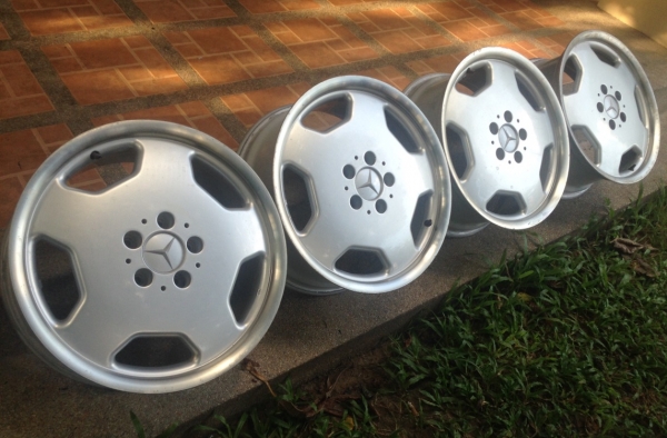 ล้อแท้ AMG ขอบ17 สภาพสวย สีเดิม