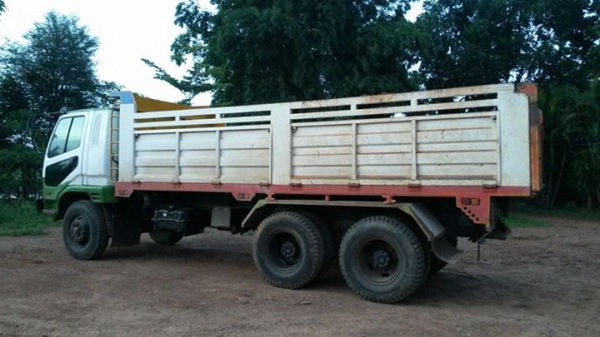 หัวเก๋ง FUSO กว้าง สีเดิมจากนอก ไม่ผุ ภายในสวยมาก