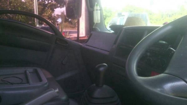 ขาย 6 ล้อตู้เปียก ยาว 5 เมตร ISUZU NPR 150 ปี 54 คัสซีสวยตลอดเส้น เครื่องดี แอร์เย็น ทะเบียนครบพร้อมโอนครับ