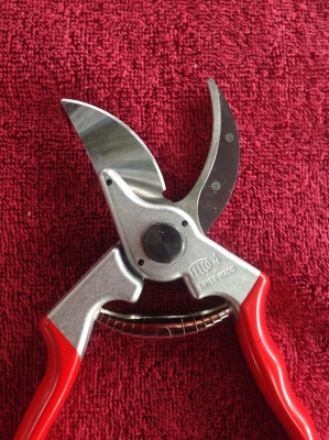 กรรไกรตัดกิ่งไม้ FELCO 4 swiss made