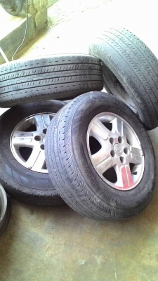 แม๊ก วีโก้ 5 รู ขอบ 15 เดิมๆ ยางBRIDGESTONE DURAVIS R611 ชุด 4 ล้อ พร้อมใช้งาน tel.081-427-3941 แม๊ก วีโก้ 5 รู ขอบ 15 เดิมๆ ยางBRIDGESTONE DURAVIS R611 ชุด 4 ล้อ พร้อมใช้งาน tel.081-427-3941