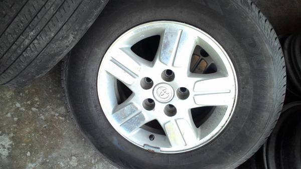 แม๊ก วีโก้ 5 รู ขอบ 15 เดิมๆ ยางBRIDGESTONE DURAVIS R611 ชุด 4 ล้อ พร้อมใช้งาน tel.081-427-3941 แม๊ก วีโก้ 5 รู ขอบ 15 เดิมๆ ยางBRIDGESTONE DURAVIS R611 ชุด 4 ล้อ พร้อมใช้งาน tel.081-427-3941